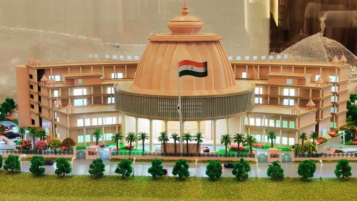 nagar nigam varanasi New House building constructed with 98 crores budget released