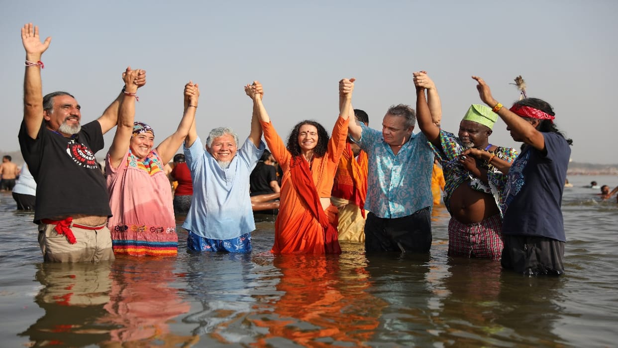 Not only the country but also the foreign devotees and tourists are crazy about Mahakumbh.