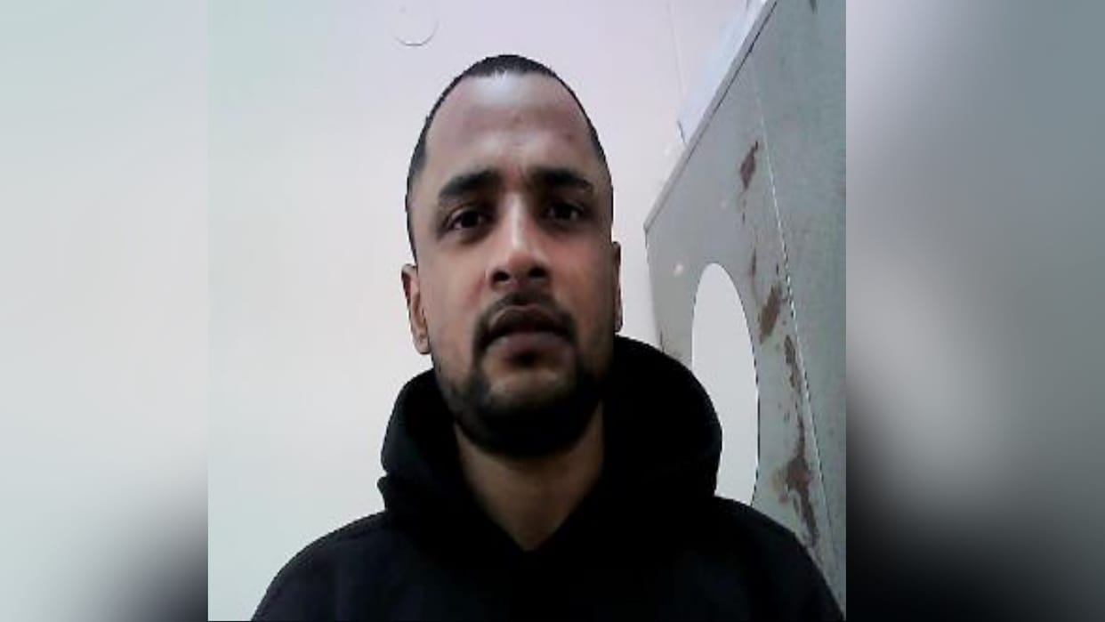 Dharamshala Prisoner brought to court for hearing absconded by dodging police, police is searching in nearby a