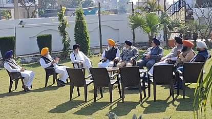 होशियारपुर: sgpc के rircuramaut rairraur kanak को kay पहुंचे पहुंचे पहुंचे kasauk kanama kayta, इसthamatay लेने लेने लेने लेने लेने लेने लेने लेने अकाली के नेता एसजीपीसी के पूर्व प्रमुख हरजिंदर धामी को मनाने के लिए होशियारपुर पहुंचे