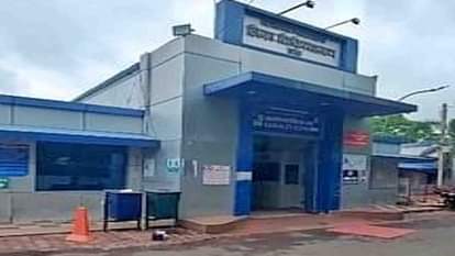 Damoh News: प्रयागराज महाकुंभ यात्रा के दौरान ट्रेन में महिला की मौत, भीड़भाड़ से बिगड़ी तबीयत Damoh News: A female passenger travelling from Guna to Prayagraj Maha Kumbh dies in train