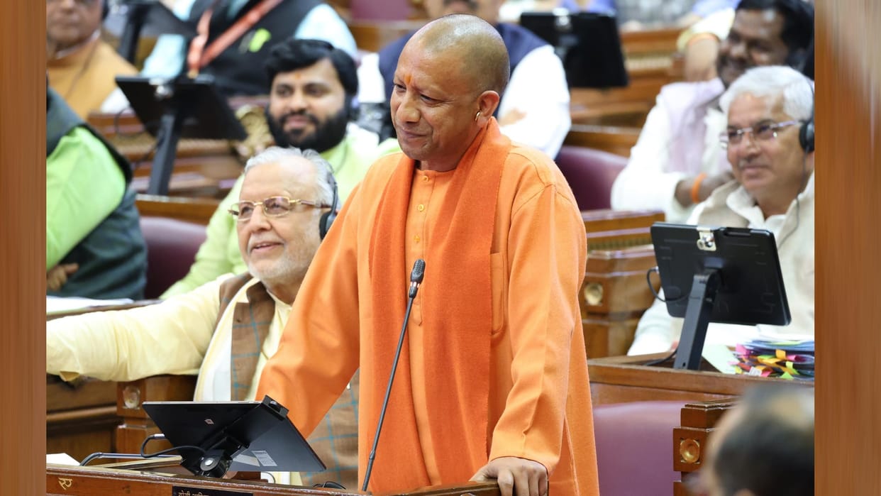 CM Yogi Adityanath criticizes Samajwadi Party over mahakumbh 2025.