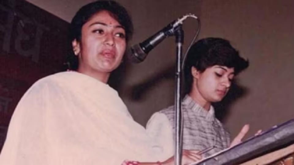 Rekha gupta becomes the first leader to take charge of Delhi after coming out of the school of politics.