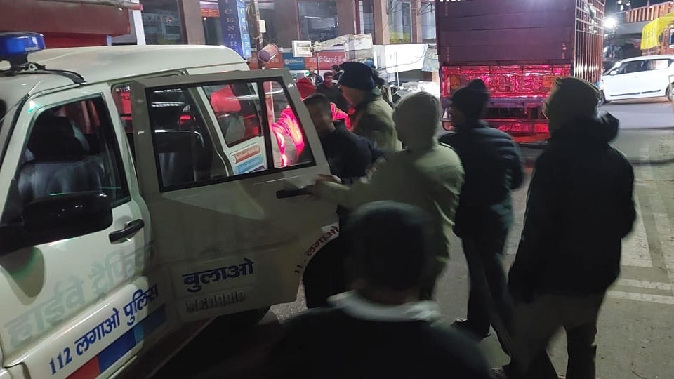 Ruckus among three youths by claiming to be Inspector special in almora