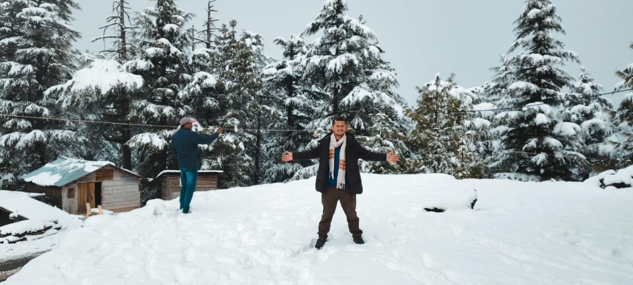 Uttarakhand Weather Heavy Snowfall in Dhanaulti Chakrata Tourist Enjoy See Beautiful Photos