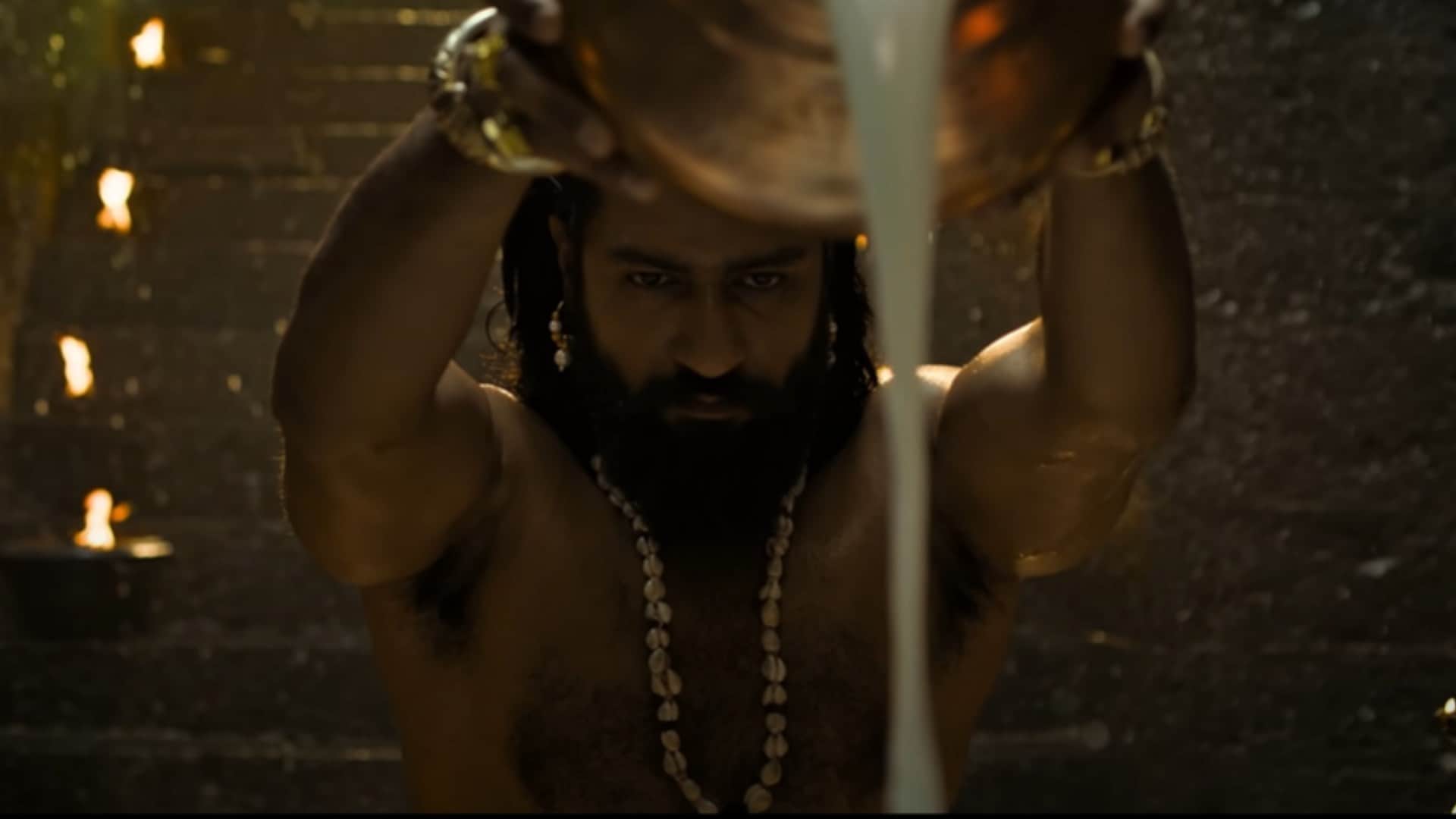 Vicky Kaushal House Help Performs Nazar Utarna After Watching Chhaava Video Surfaced on Internet