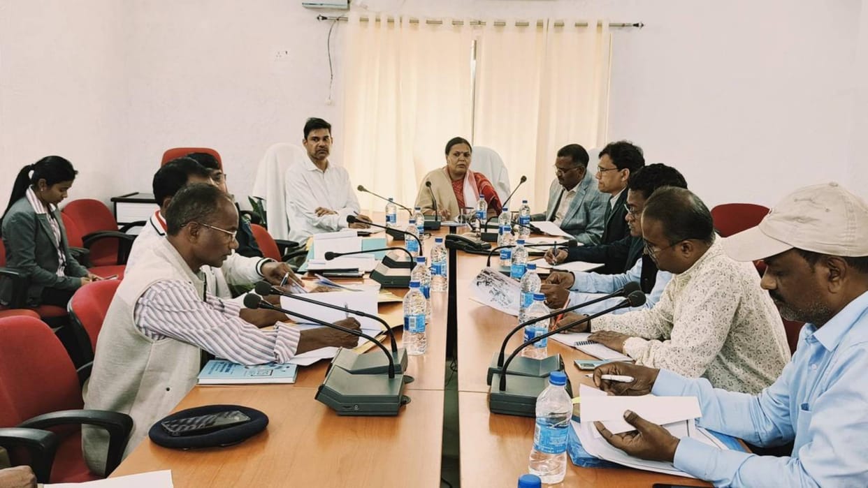 Jharkhand Minister Deepika Pandey reviewed development plans Gumla gave instructions Panchayat Secretariat