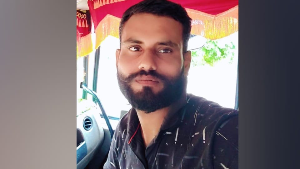 Young man shot in Kanpur then his body was dragged and locked in house