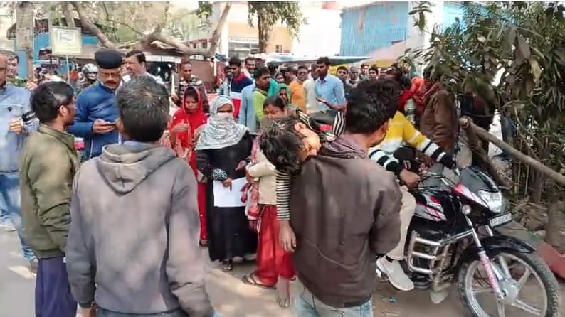 Hardoi Accident Cousin brother sister died in a high speed car accident family said no postmortem is required