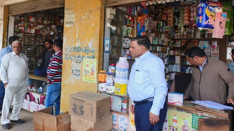 Raid on two medical stores running without license