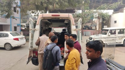Bhadohi Accident News One devotee died and many people injured in two car accident