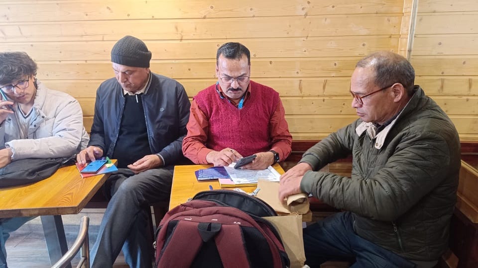 Food Safety Department took action against the owner after finding dirt in restaurant in nainital