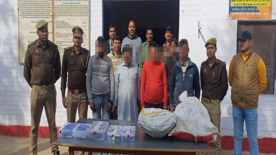 STF and Tappal police caught arms manufacturing factory