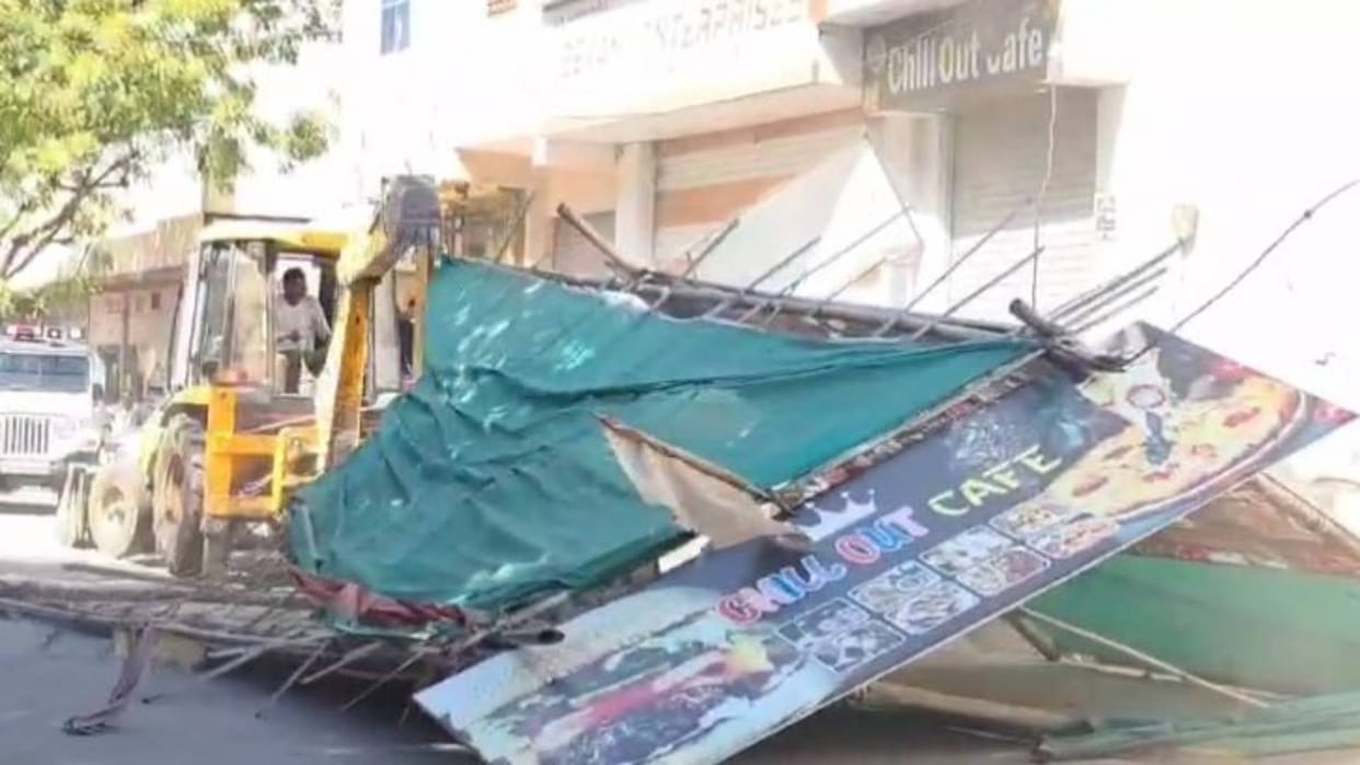 Beawar Blackmail Case cafe where accused used to call girls was bulldozed and sealed by Municipality