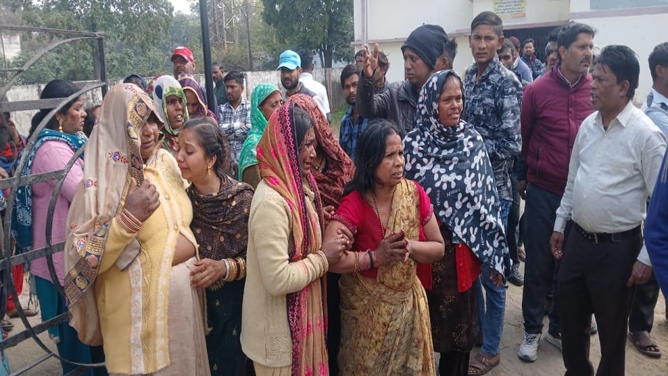 One youth died and two injured in a road accident in kashipur