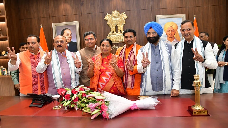 Delhi Cabinet first meeting meeting all six ministers attend