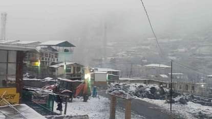 Uttarakhand weather rain snowfall in gangotri Yamunotri Mukhba increased cold Kedarnath Badrinath watch Photos