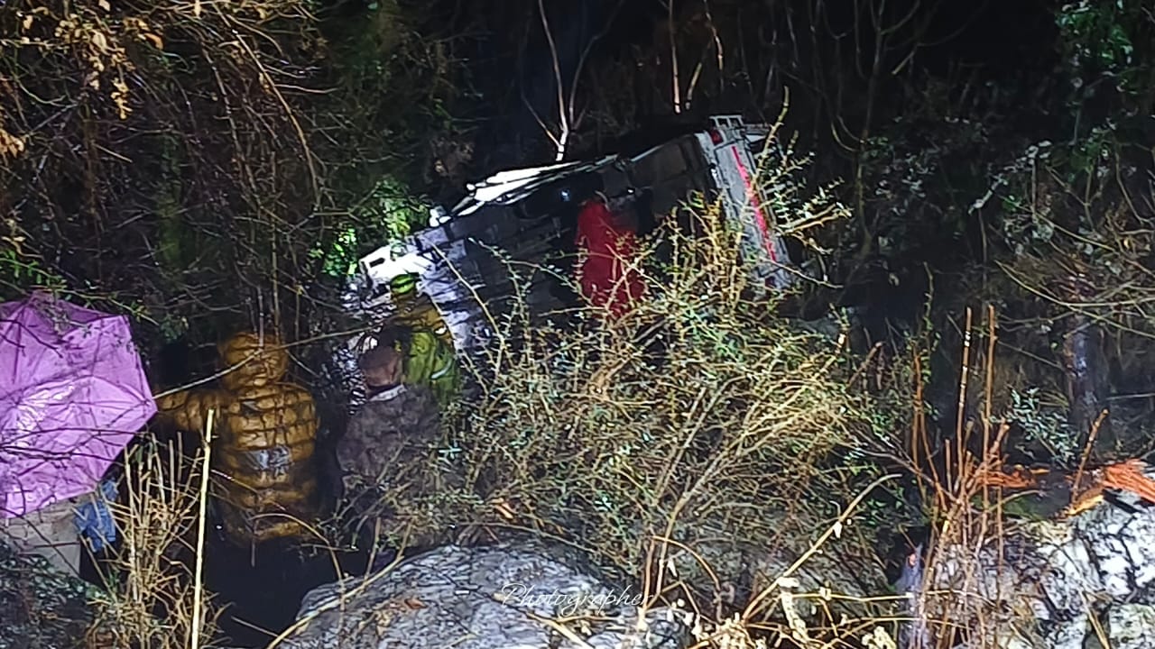 Uttarkashi Accident Utility going from Netwar to Jakhol fell into a ditch one dead, five injured