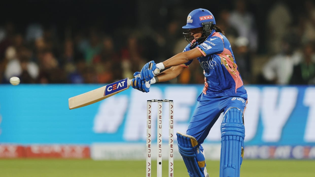 RCB vs MI WPL Live Score: Bangalore vs Mumbai Today Women IPL Match Scorecard News in Hindi
