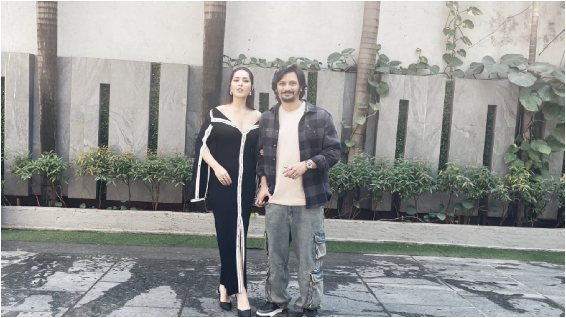 jiiva aka Amar Choudary raashii khanna pa vijay spotted at hyatt centric juhu for trailer launch of aghathiyaa