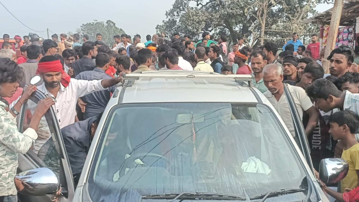 Bihar News : Two youth died in road accident news car bike collision madhepura bihar police