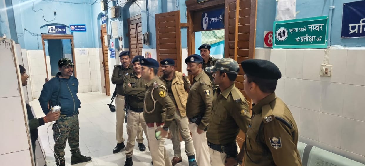 Bihar News: Firing between police and criminal in Munger: One criminal shot in the leg: Crime News In Hindi