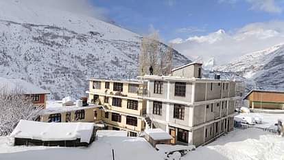 Himachal weather: The high altitude areas of Himachal covered in a blanket of snow, see beautiful Snowfall pic