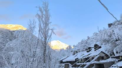 Himachal weather: The high altitude areas of Himachal covered in a blanket of snow, see beautiful Snowfall pic