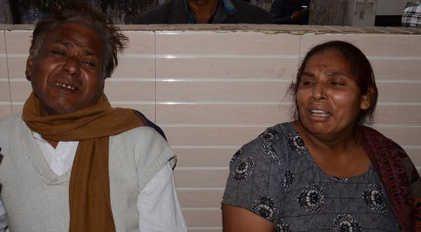 Kanpur Double Suicide Uncle and nieces bodies were found hanging the girl had left before marriage