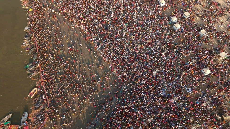 Mahakumbh 2025 Crowd of devotees gathered for snan see photos