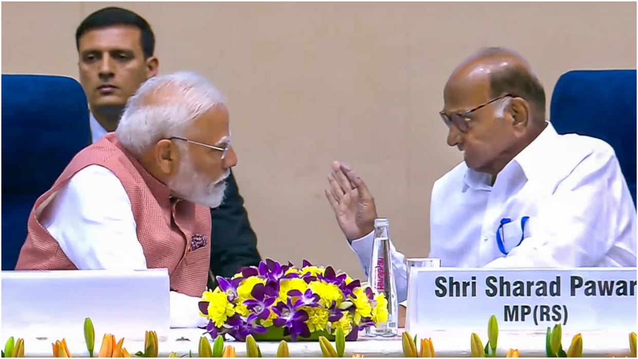 PM Modi's won the hearts of people in Marathi Sahitya Sammelan, did something like this with Sharad Pawar