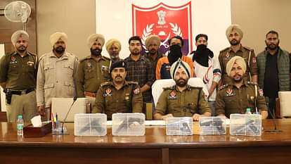 पटियाला पुलिस ने हथियारों के साथ गैंगस्टर गोल्डी ढिल्लन के दो सदस्यों को गिरफ्तार किया
