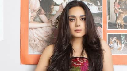 Kerala Congress allegation on Preity Zinta regarding 18 crore loan write off and connection with bjp actress r