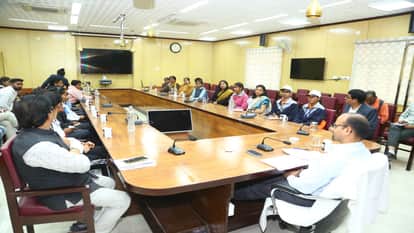 Hanumangarh: Open Talk on De-addiction in ‘Coffee with Collector’, Students Share Suggestions