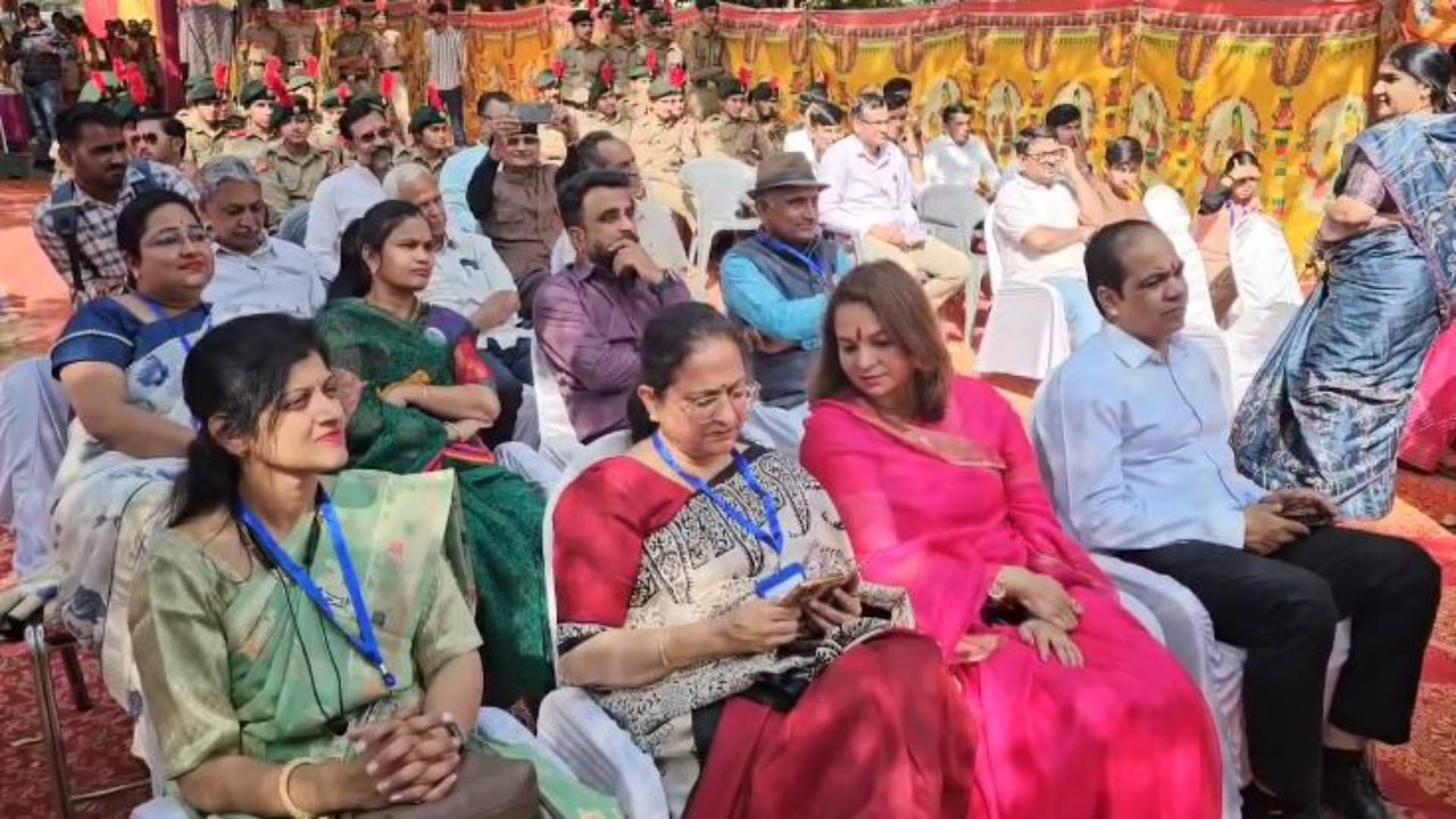Fragrance of flowers in Barmer Five thousand plants of 250 species in three-day mega plant flower exhibition