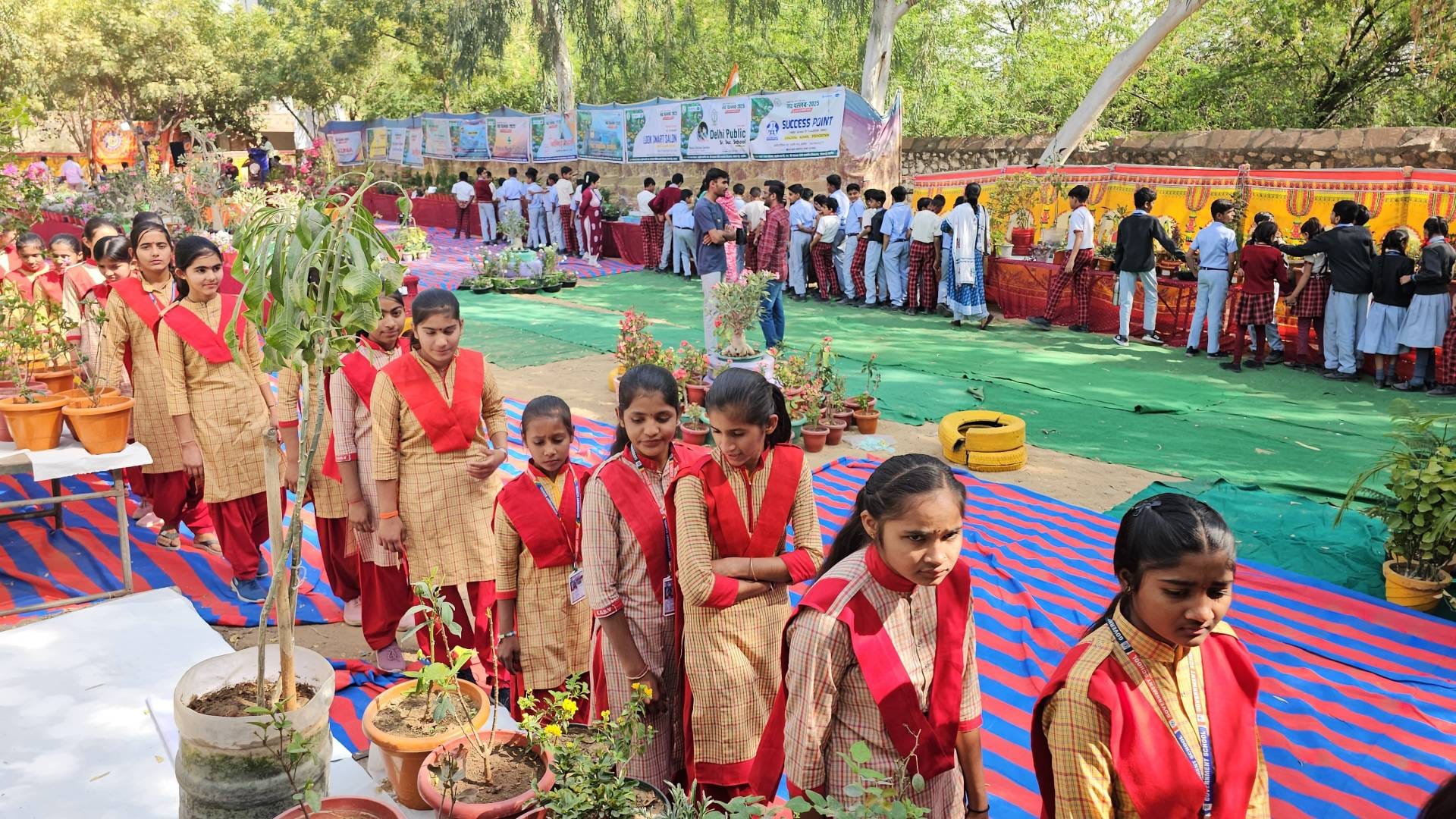Fragrance of flowers in Barmer Five thousand plants of 250 species in three-day mega plant flower exhibition