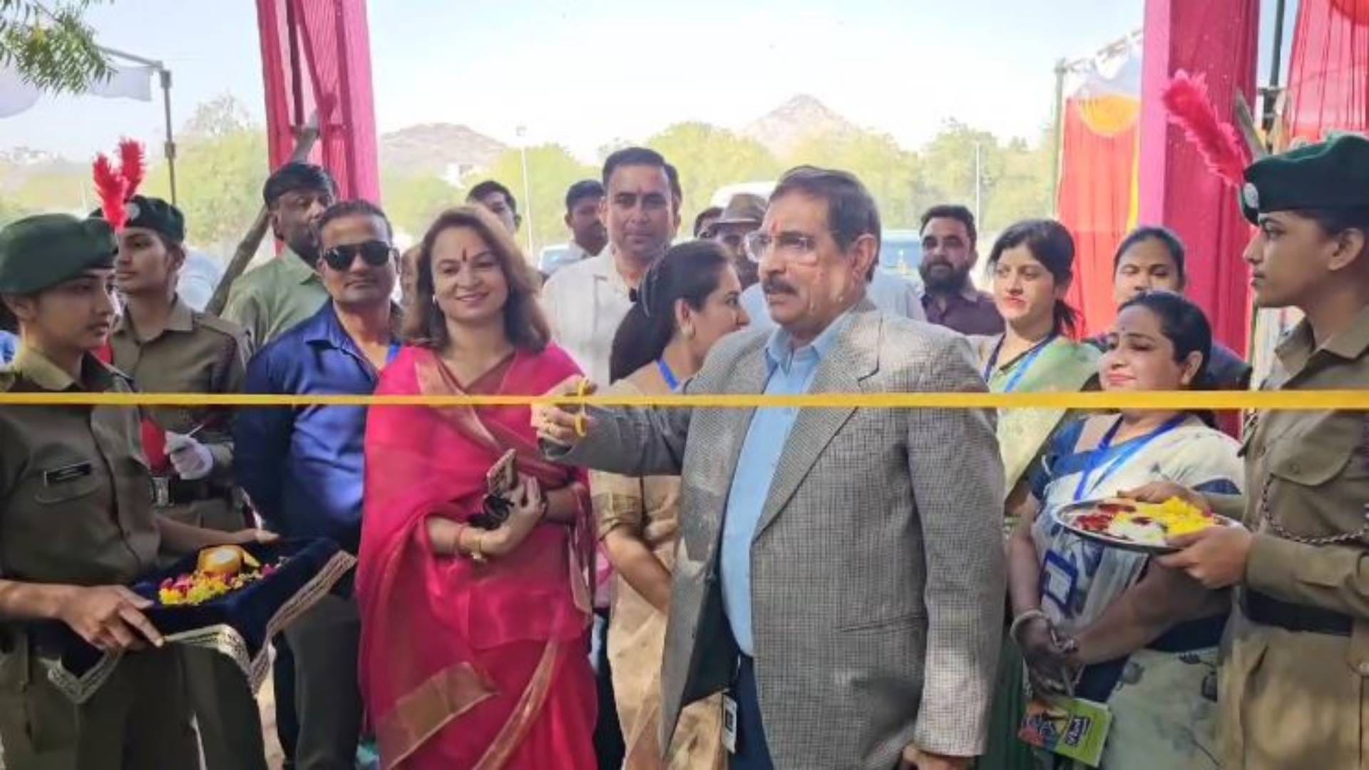 Fragrance of flowers in Barmer Five thousand plants of 250 species in three-day mega plant flower exhibition