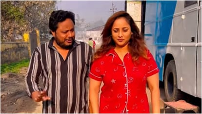 Director Ishtiyaque Shaikh Bunty shares bhojpuri actress Rani Chatterjee glimpse from ChugliKhor Bahuriya set