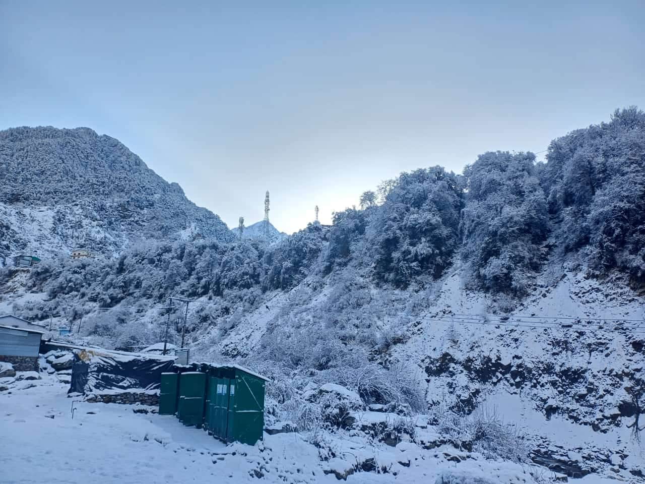 Uttarakhand Weather Amazing View Seen after Heavy Snowfall in Auli Harsil Dhanaulti Chakrata Photos