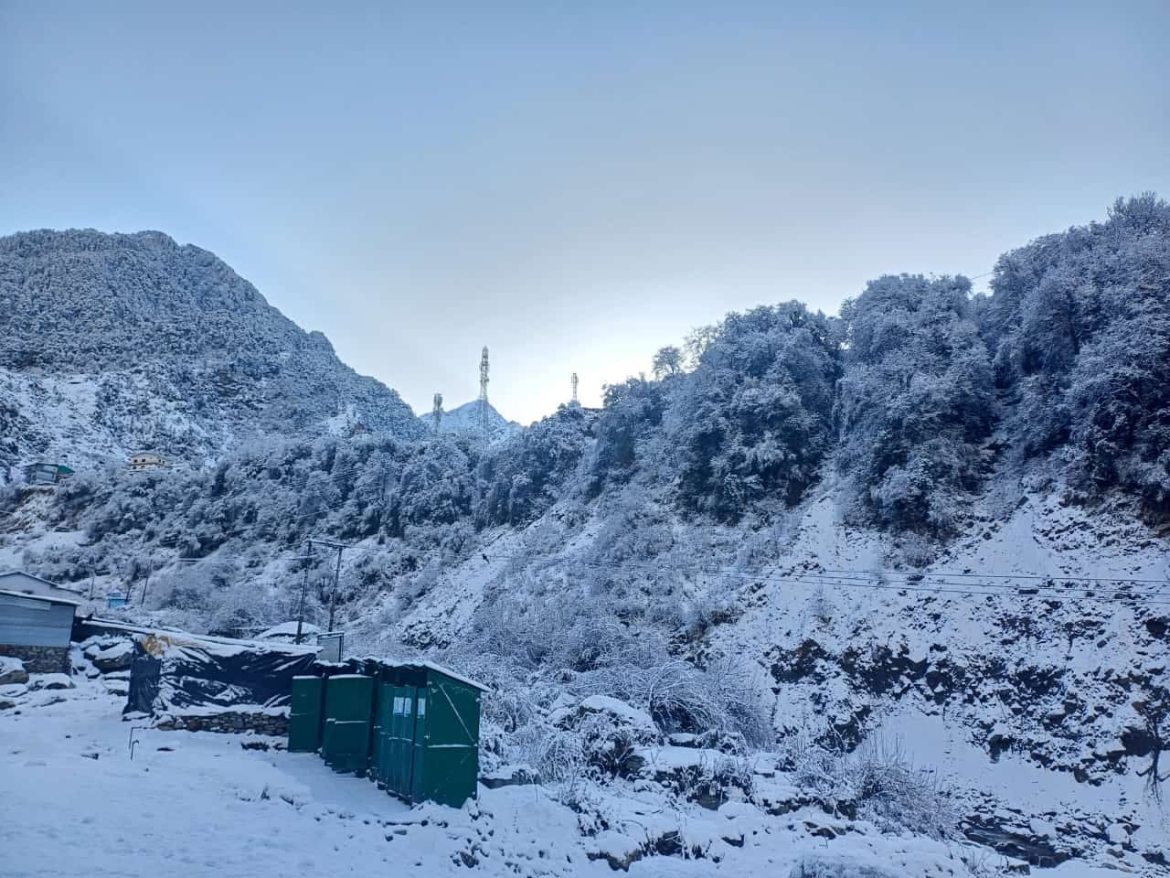 Uttarakhand Weather Amazing View Seen after Heavy Snowfall in Auli Harsil Dhanaulti Chakrata Photos