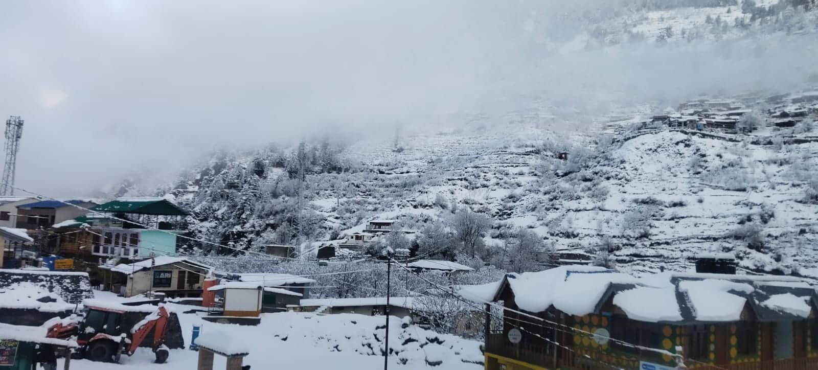 Chakrata high peaks received snowfall in March after seven years Uttarakhand snowfall