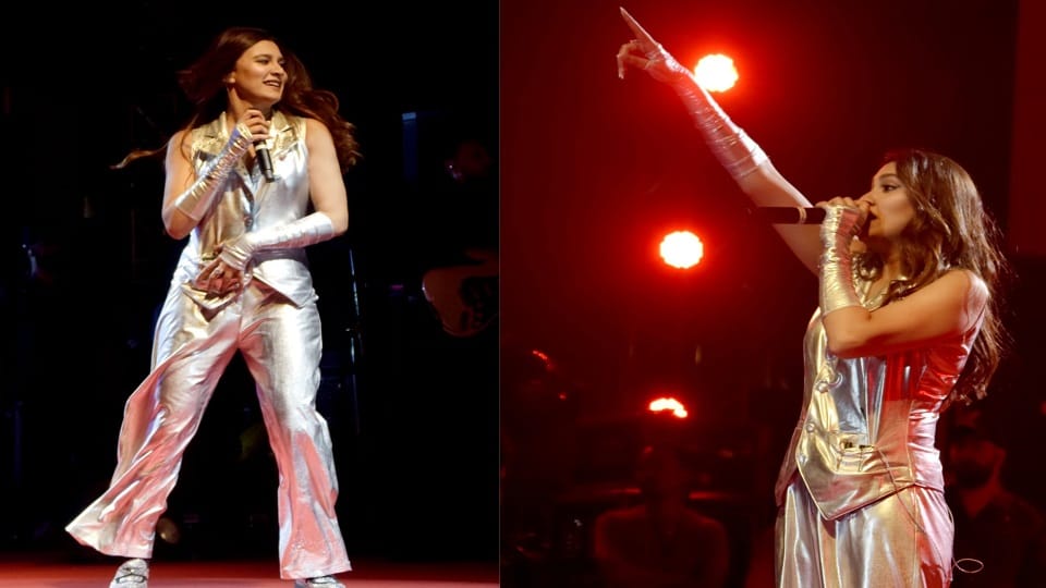 Aastha Gill gave a spectacular performance at Taj Mahotsav