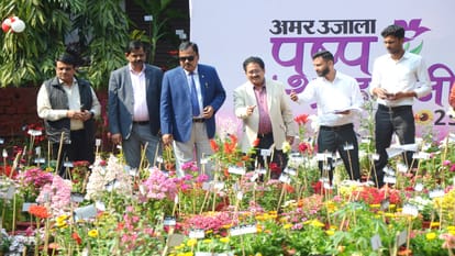 people gathered on the second day in Amar Ujala Flower Show