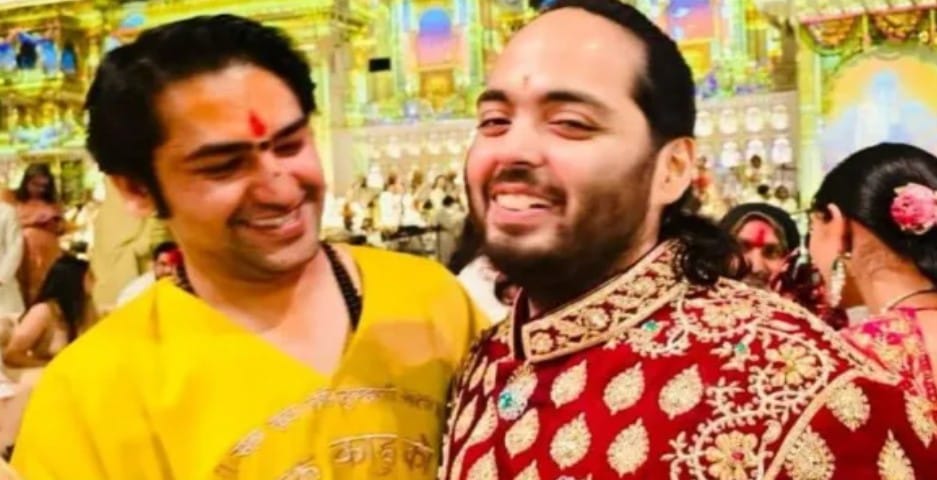 Ambani family can participate in the Bhoomi Pujan of Cancer Hospital in Bageshwar Dham