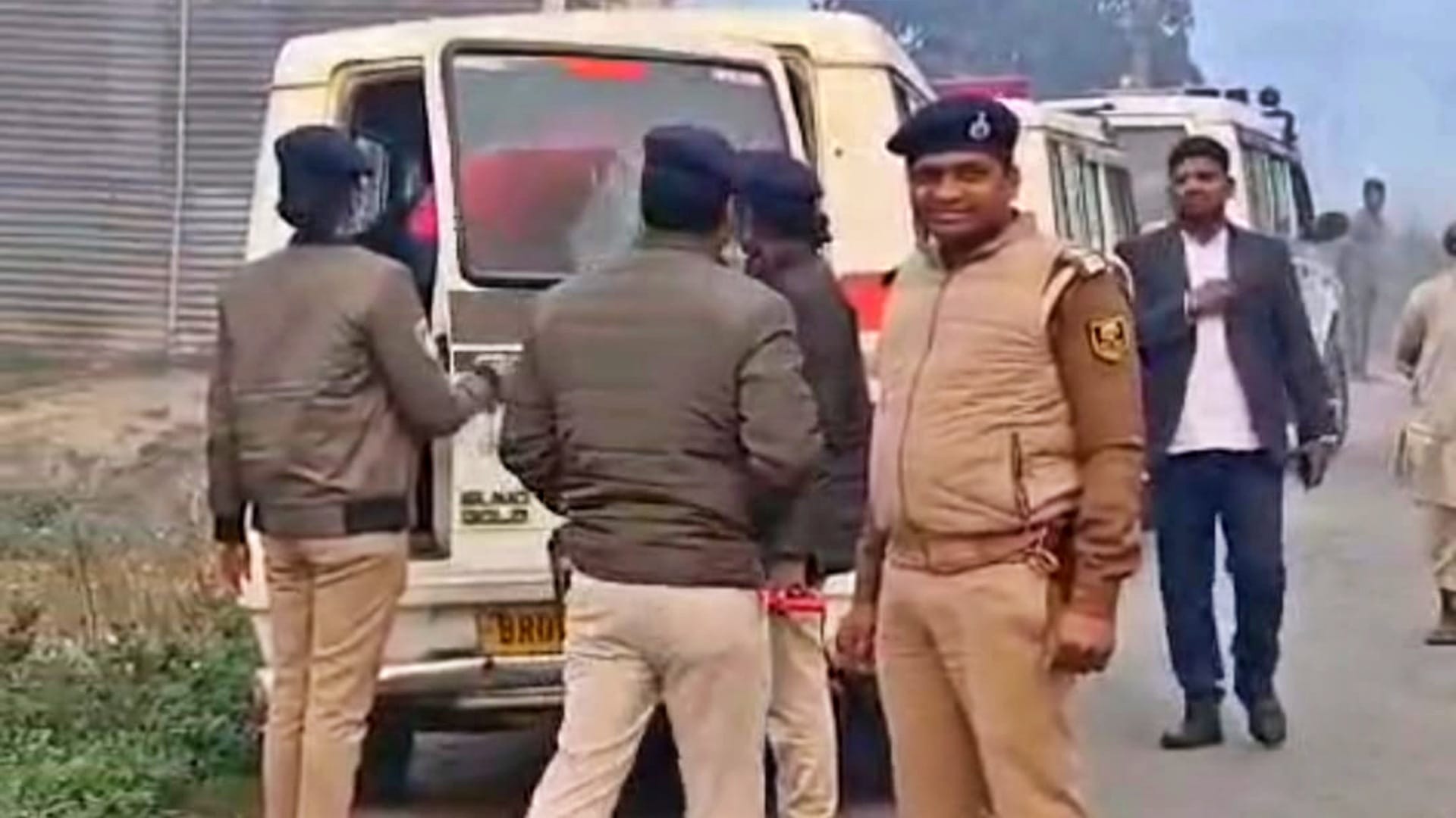 पुलिस पूरे मामले की जांच में जुटी