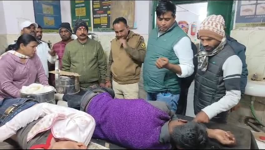 घायल का इलाज चल रहा है।