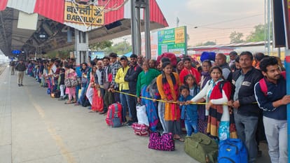 Passengers shed tears while boarding Sangam Express Maha Kumbh special trains are also proving insufficient