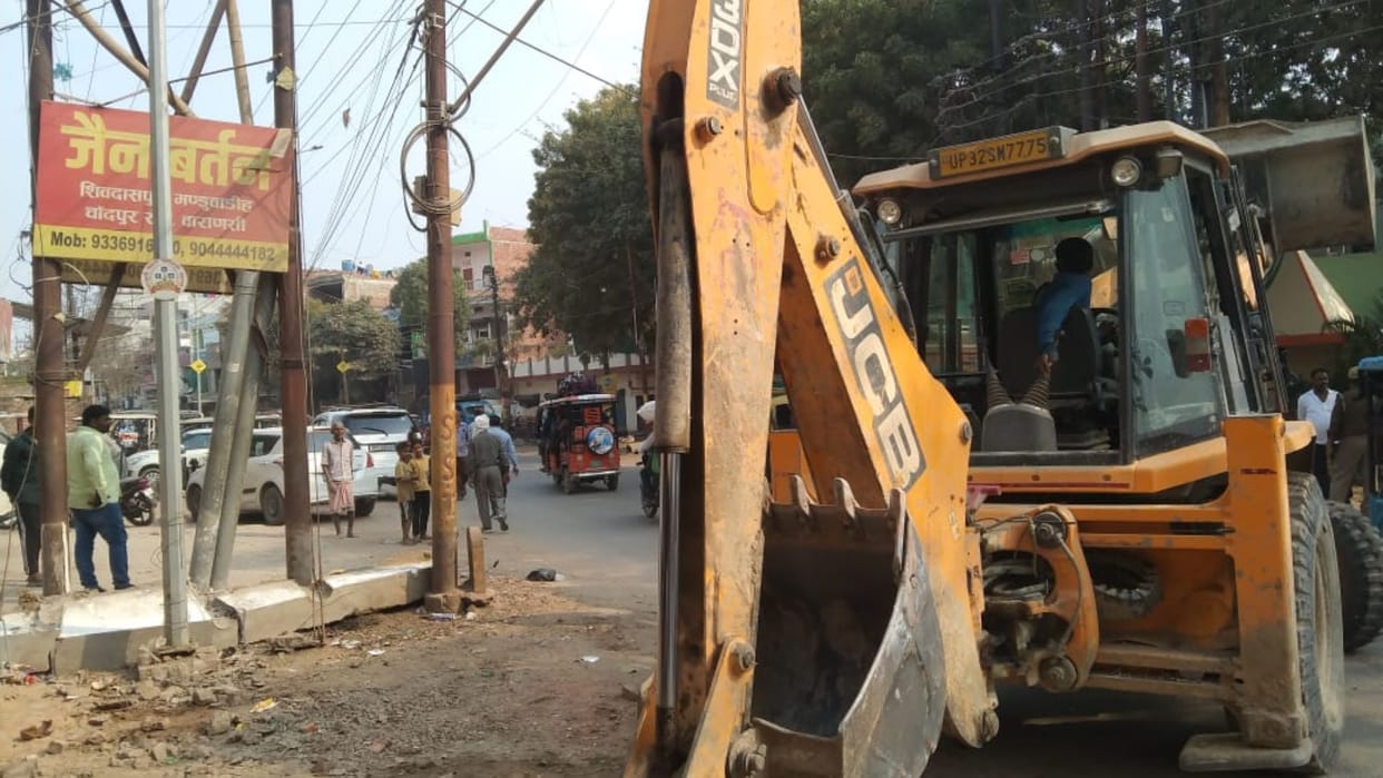 Bulldozers roared from Chandpur to Manduadih encroachment drive carried out