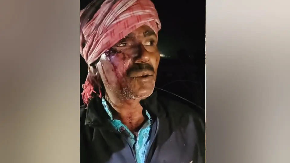 A vehicle returning to Gorakhpur after taking Mahakumbh bath collided with a tractor, three killed