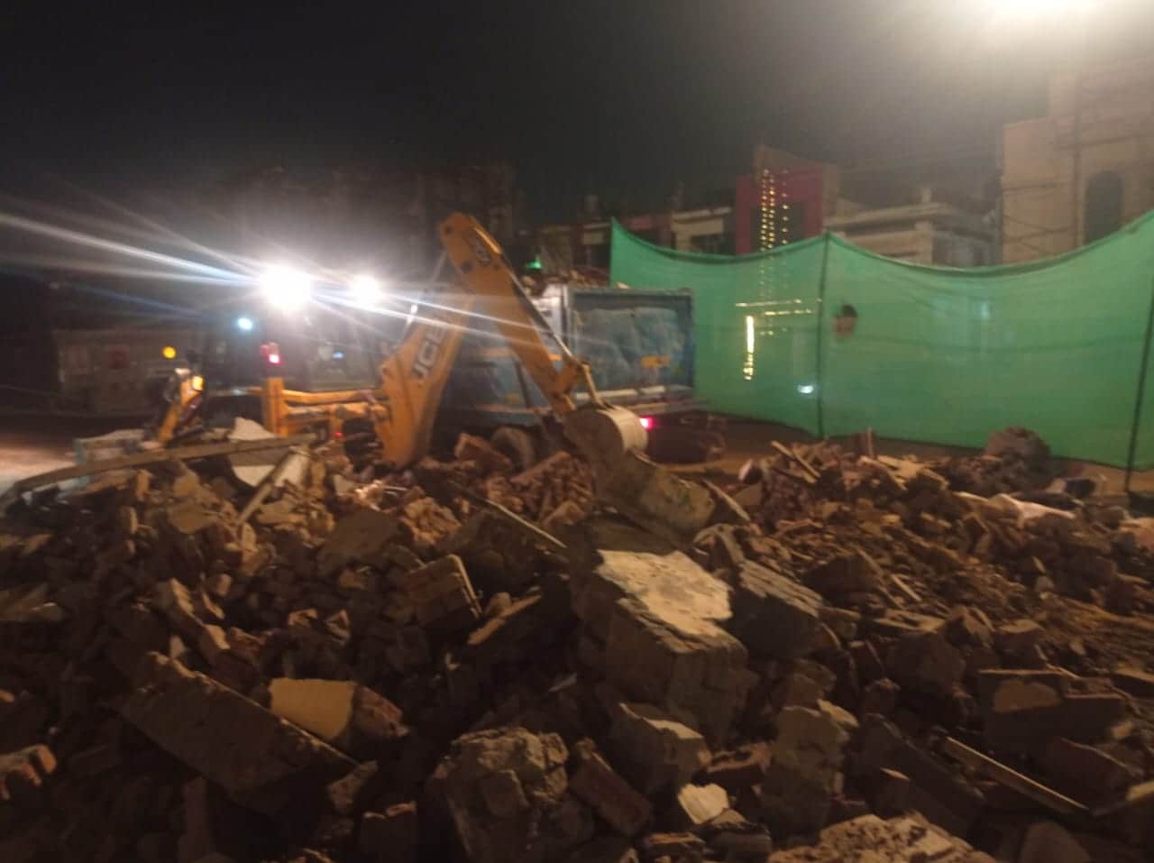 Meerut: 168-year-old mosque removed with mutual consent, demolished at midnight in the presence of police offi
